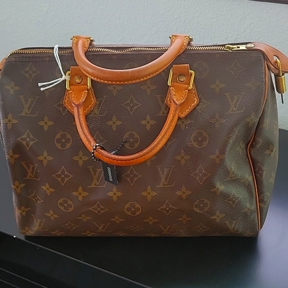 30.LOUIS VUITTON MONOGRAM SPEEDY 30